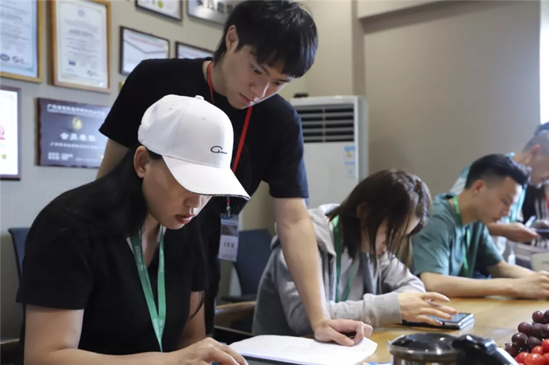 1570698414555970.jpg 640.webp (13).jpg